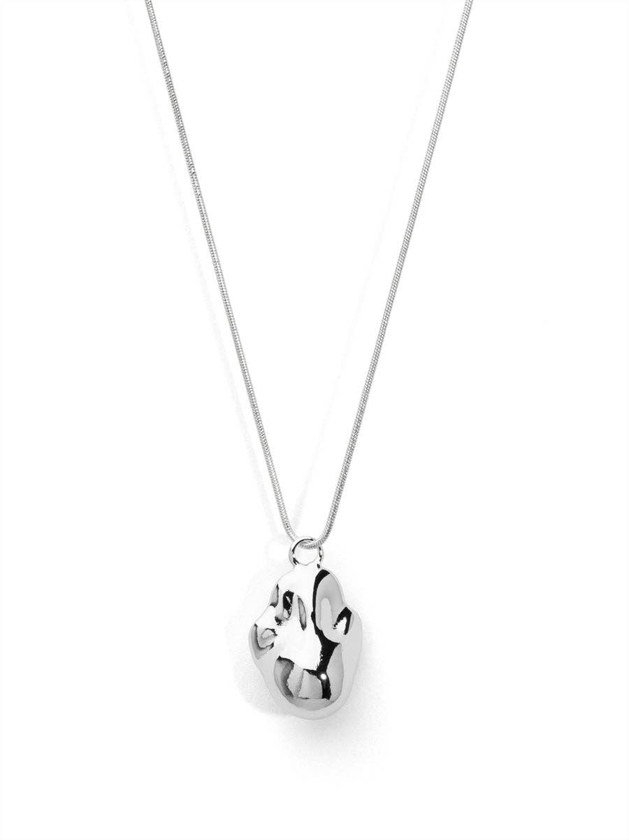 Baroque Pearl-Inspired Pendant Short Necklace: GLD