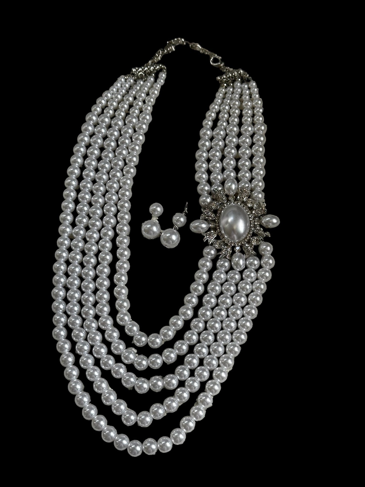 Multi-Layered Vintage Pearl Necklace Set