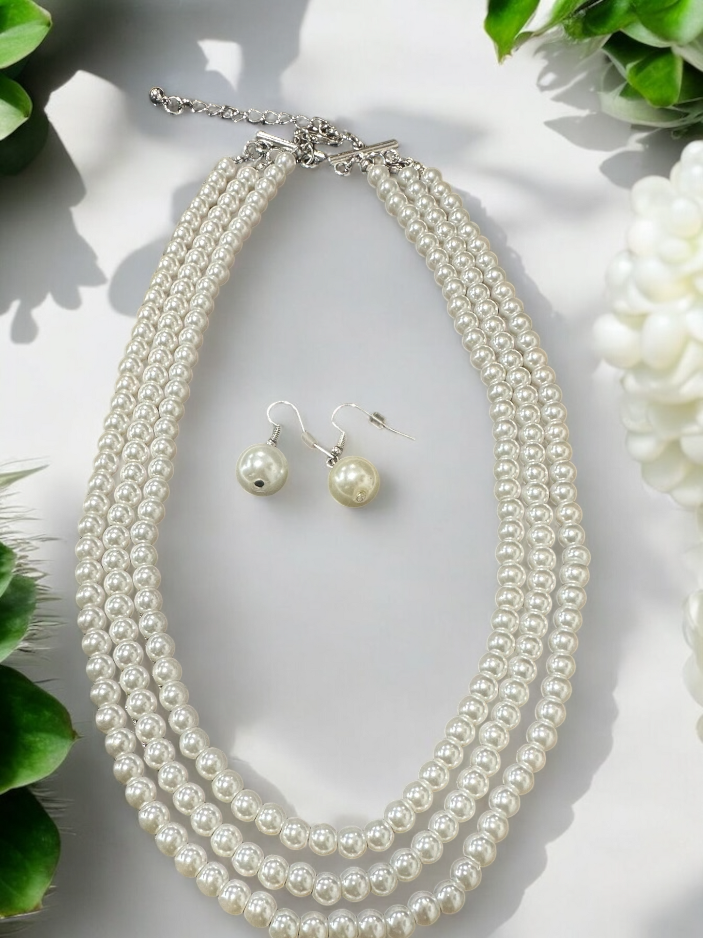 Triple Layered Pearl Necklace Set