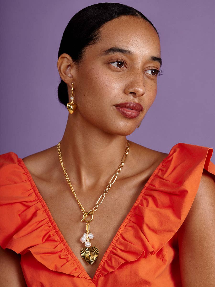 Heart Charm Pearl Hoop Earring: Gold/Pearl