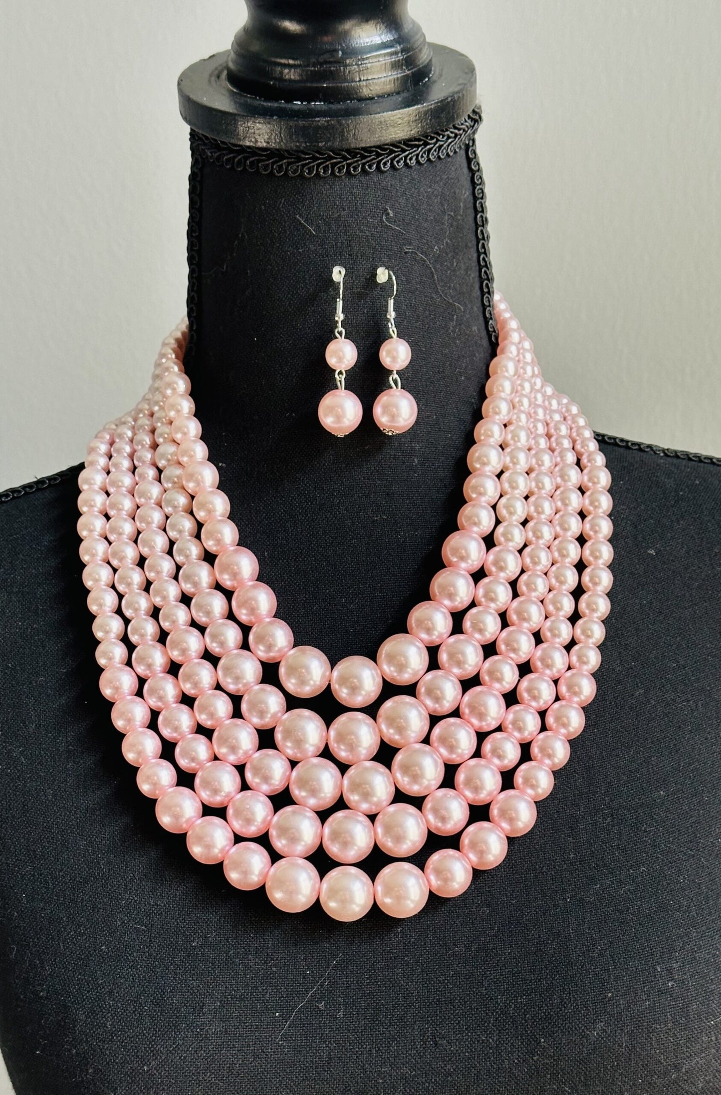 Multi-Layered Pearl Necklace Set